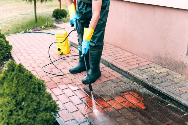 Best Gutter Cleaning  in Silver Lake, FL